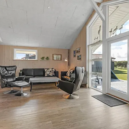 Spacious Well-kept Summerhouse By North Sea Sj593 Vakantiehuis *