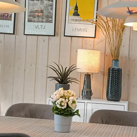 Spacious Well-kept Summerhouse By North Sea Sj593 Ferienhaus