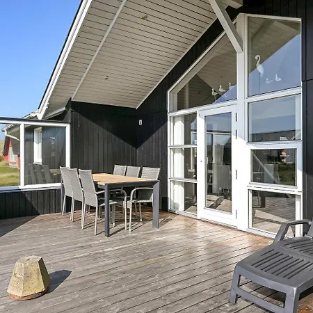 Spacious Well-kept Summerhouse By North Sea Sj593 * Harboør