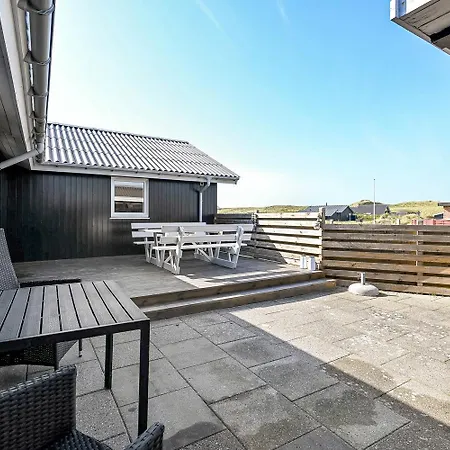 Spacious Well-kept Summerhouse By North Sea Sj593 Ferienhaus