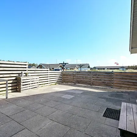 펜션 Spacious Well-kept Summerhouse By North Sea Sj593 Harboør