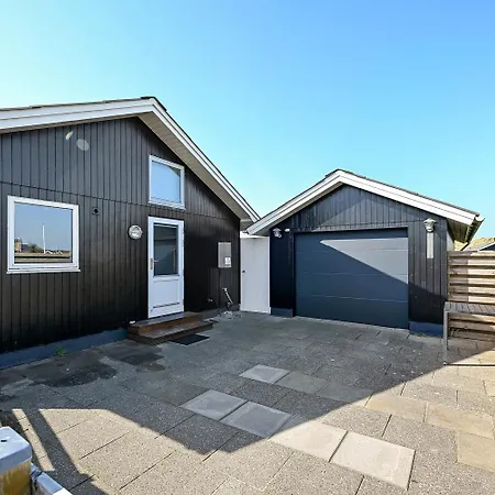 Spacious Well-kept Summerhouse By North Sea Sj593 * Harboør