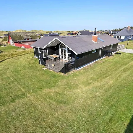 Spacious Well-kept Summerhouse By North Sea Sj593 Harboør